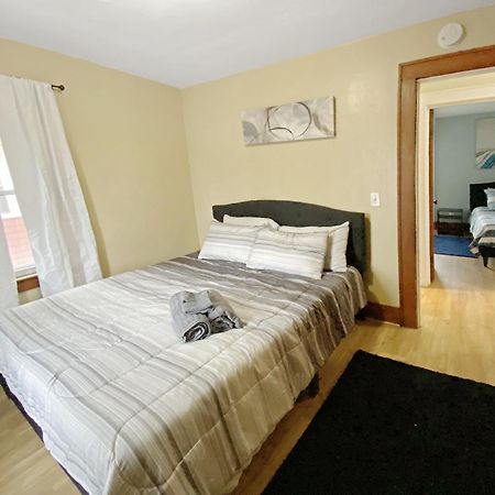 Lux 3Br, Steps From Airport, U Of R & Grocery Stores Рочестър Екстериор снимка