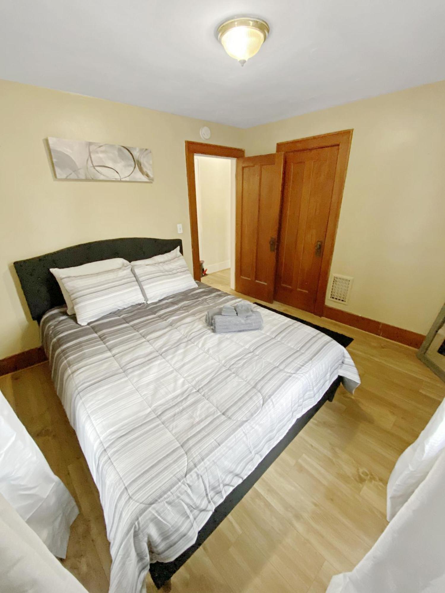 Lux 3Br, Steps From Airport, U Of R & Grocery Stores Рочестър Екстериор снимка
