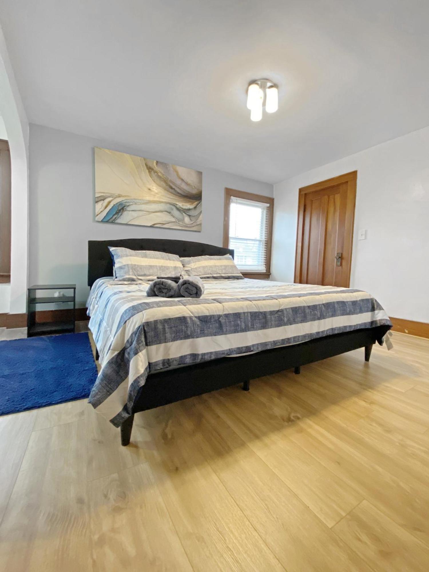 Lux 3Br, Steps From Airport, U Of R & Grocery Stores Рочестър Екстериор снимка