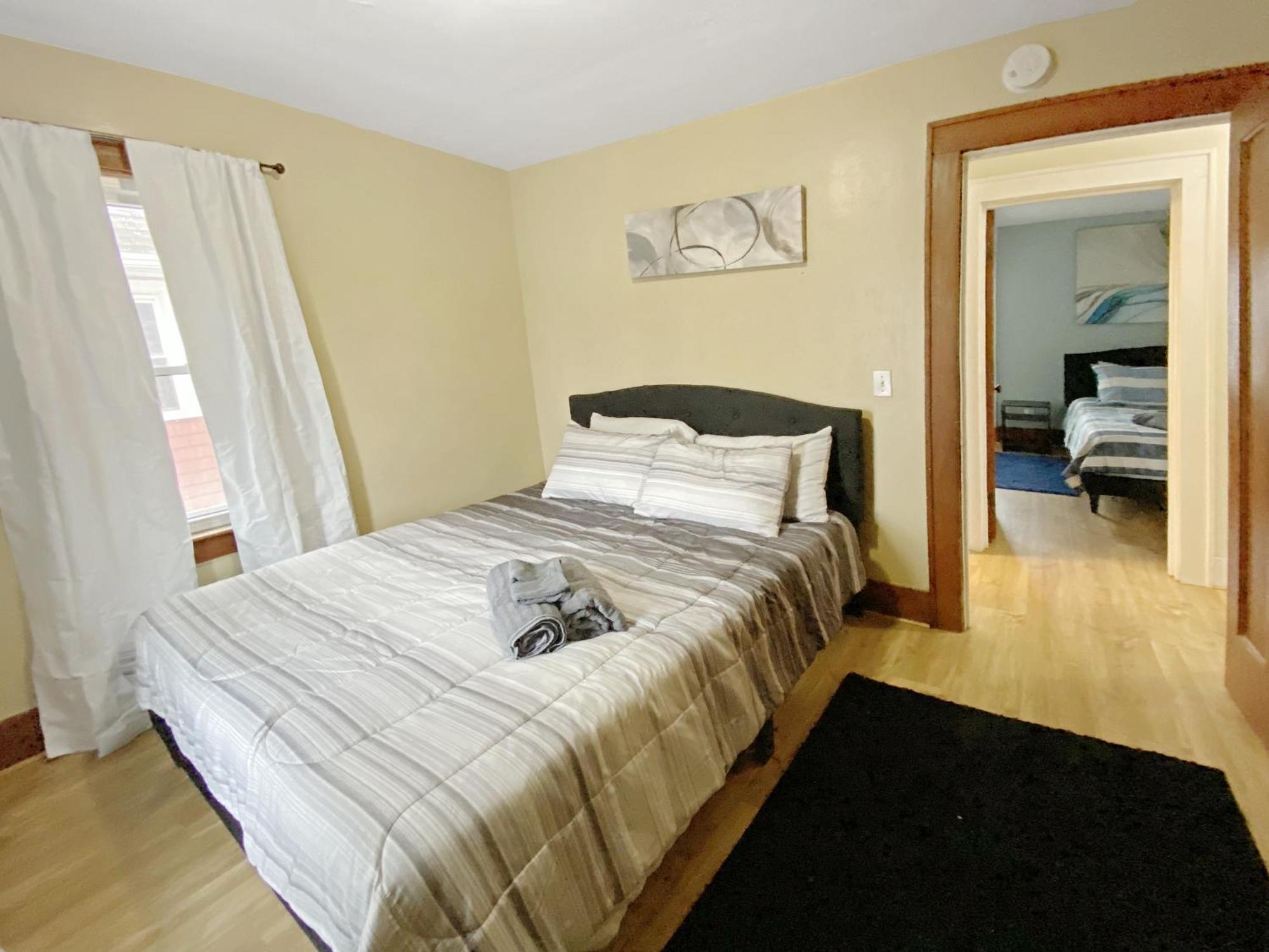 Lux 3Br, Steps From Airport, U Of R & Grocery Stores Рочестър Екстериор снимка