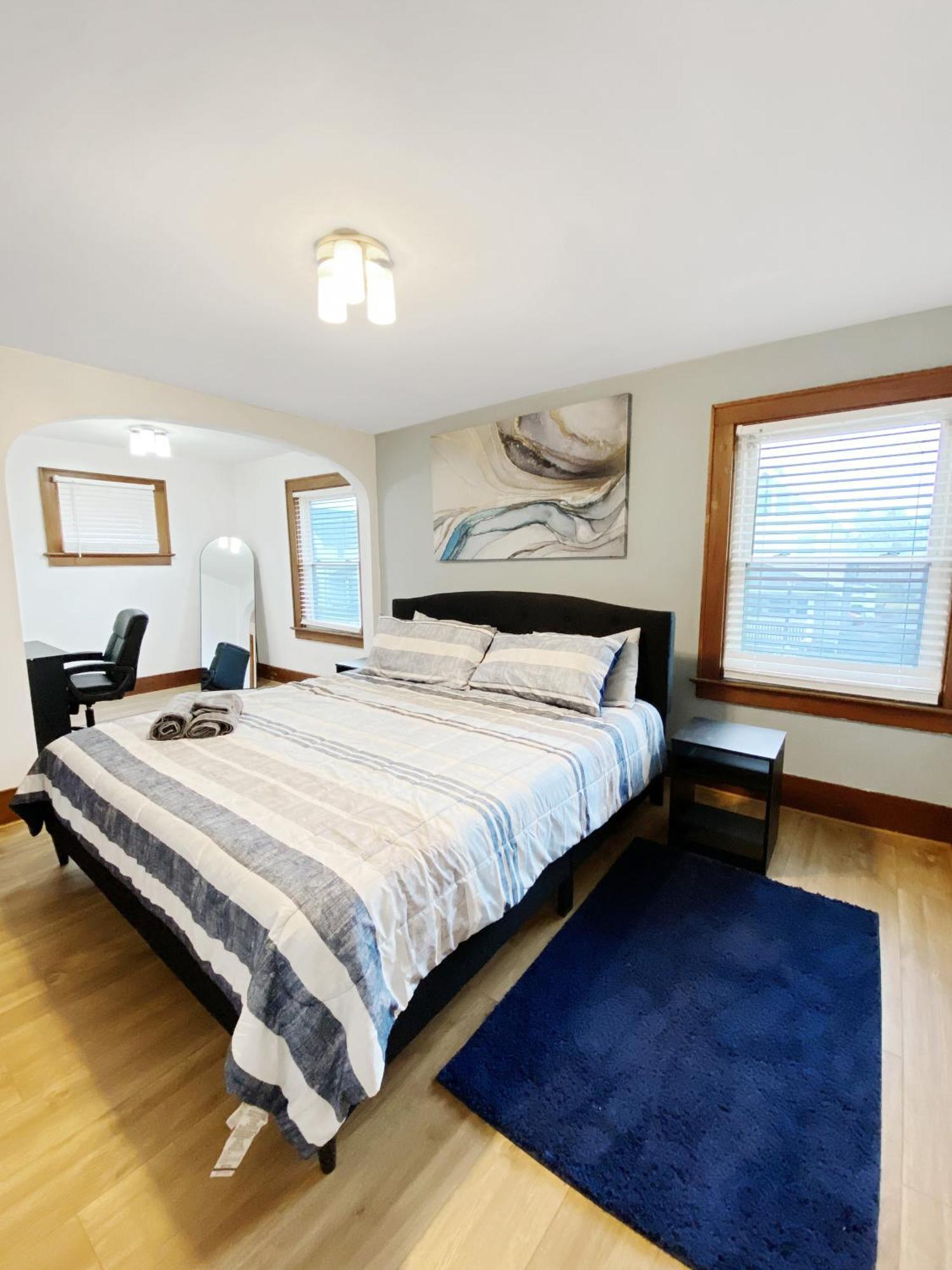 Lux 3Br, Steps From Airport, U Of R & Grocery Stores Рочестър Екстериор снимка