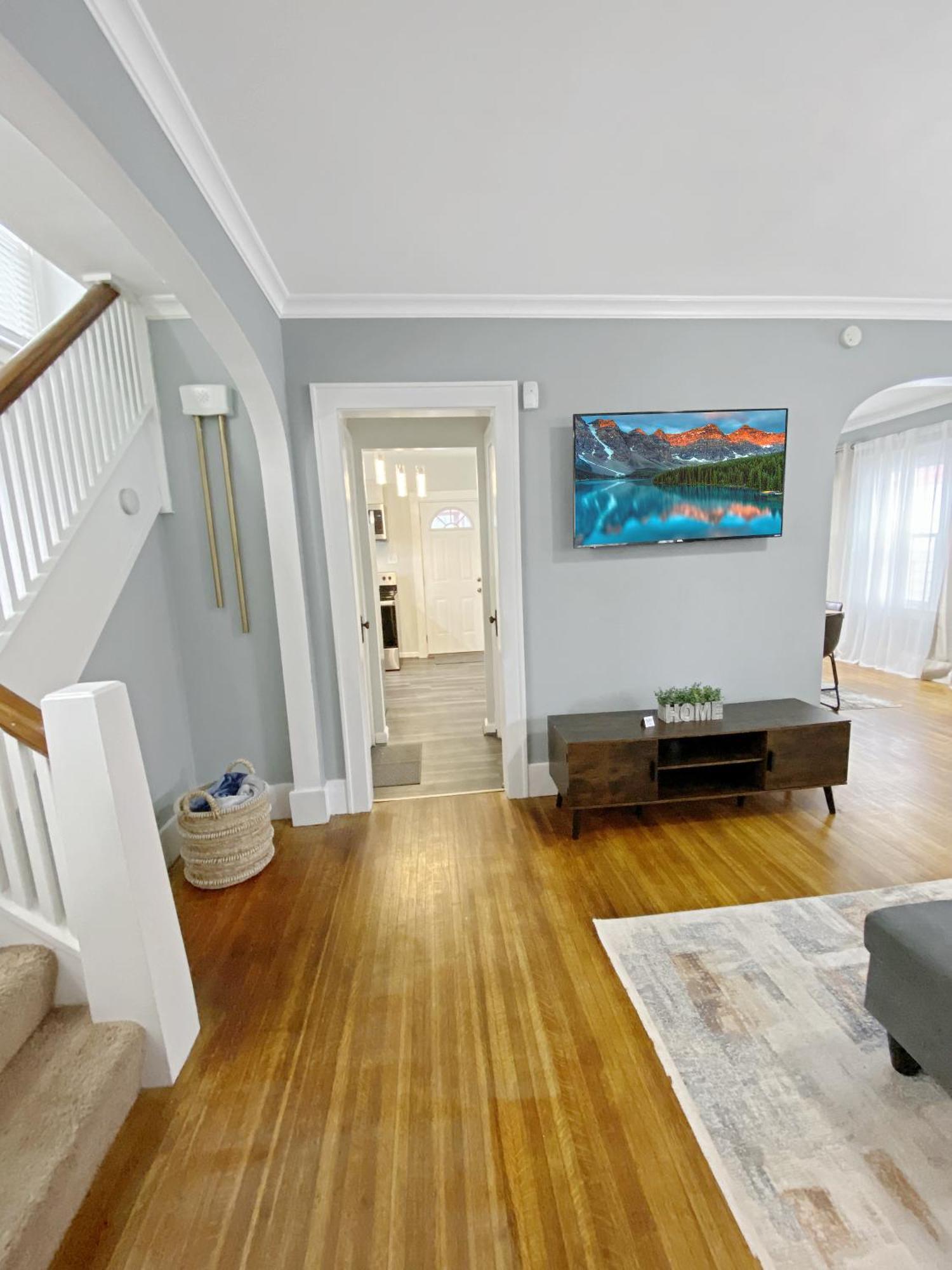 Lux 3Br, Steps From Airport, U Of R & Grocery Stores Рочестър Екстериор снимка